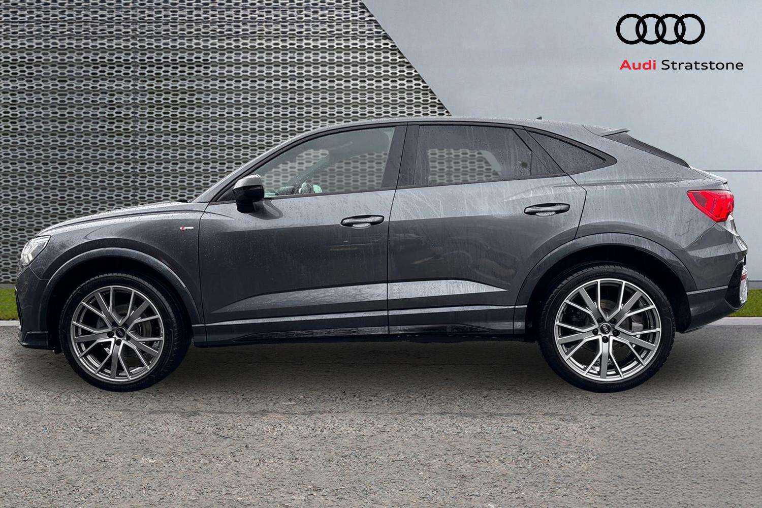 Used Audi Q3 2024 for sale - 77257365: Photo 8