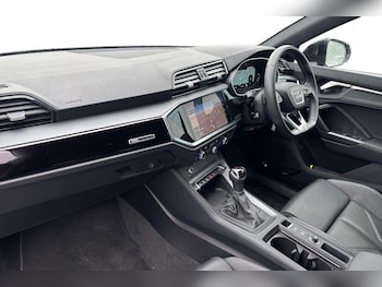 Used Audi Q3 2024 for sale - 77686643: Photo