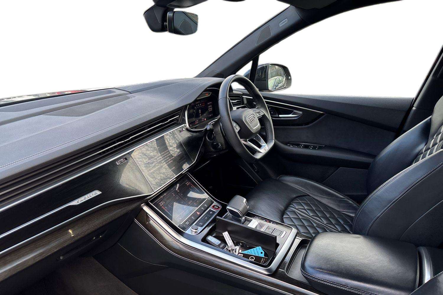 Used Audi Q7 2023 for sale - 77674681: Photo 2