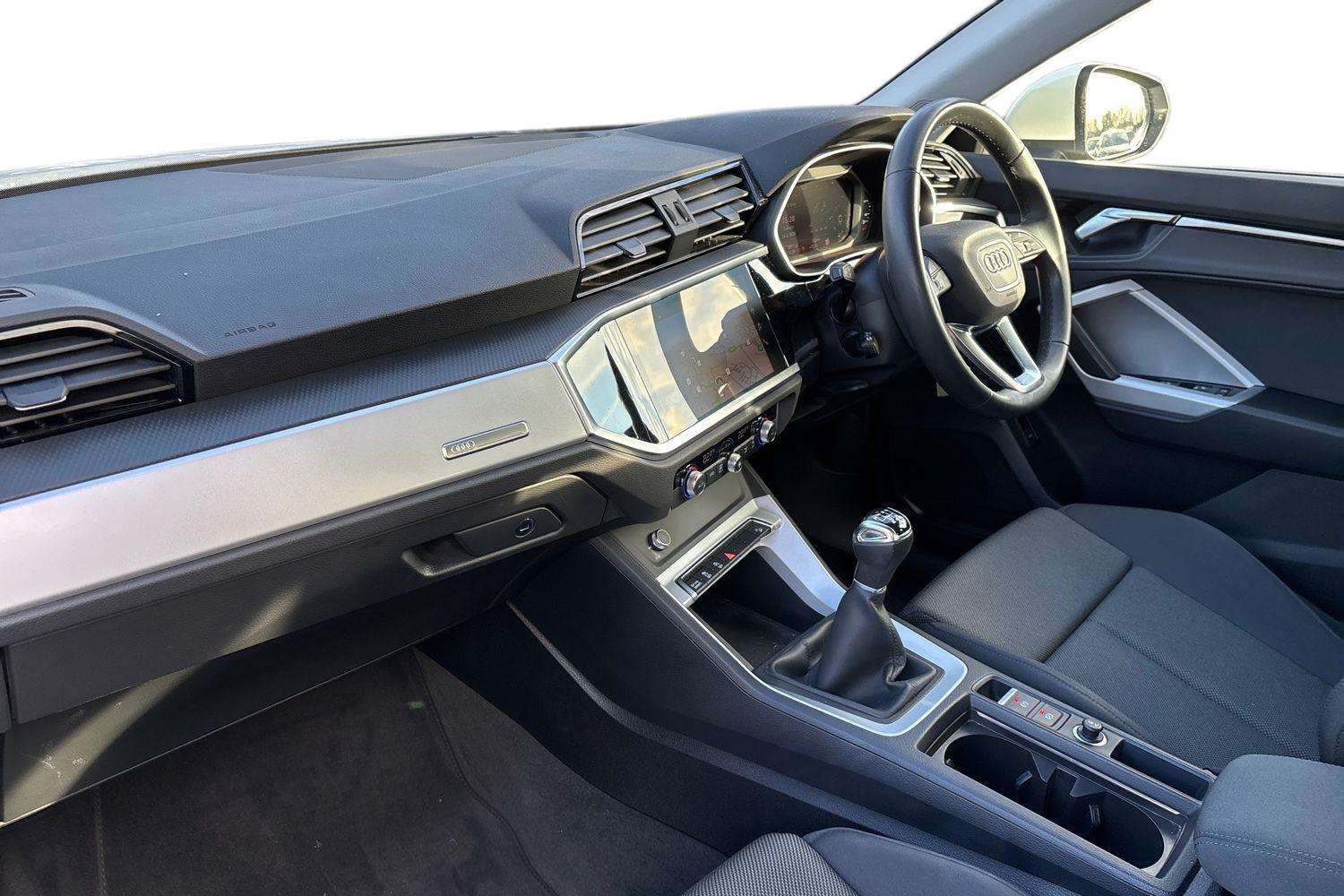 Used Audi Q3 2024 for sale - 77674761: Photo 2