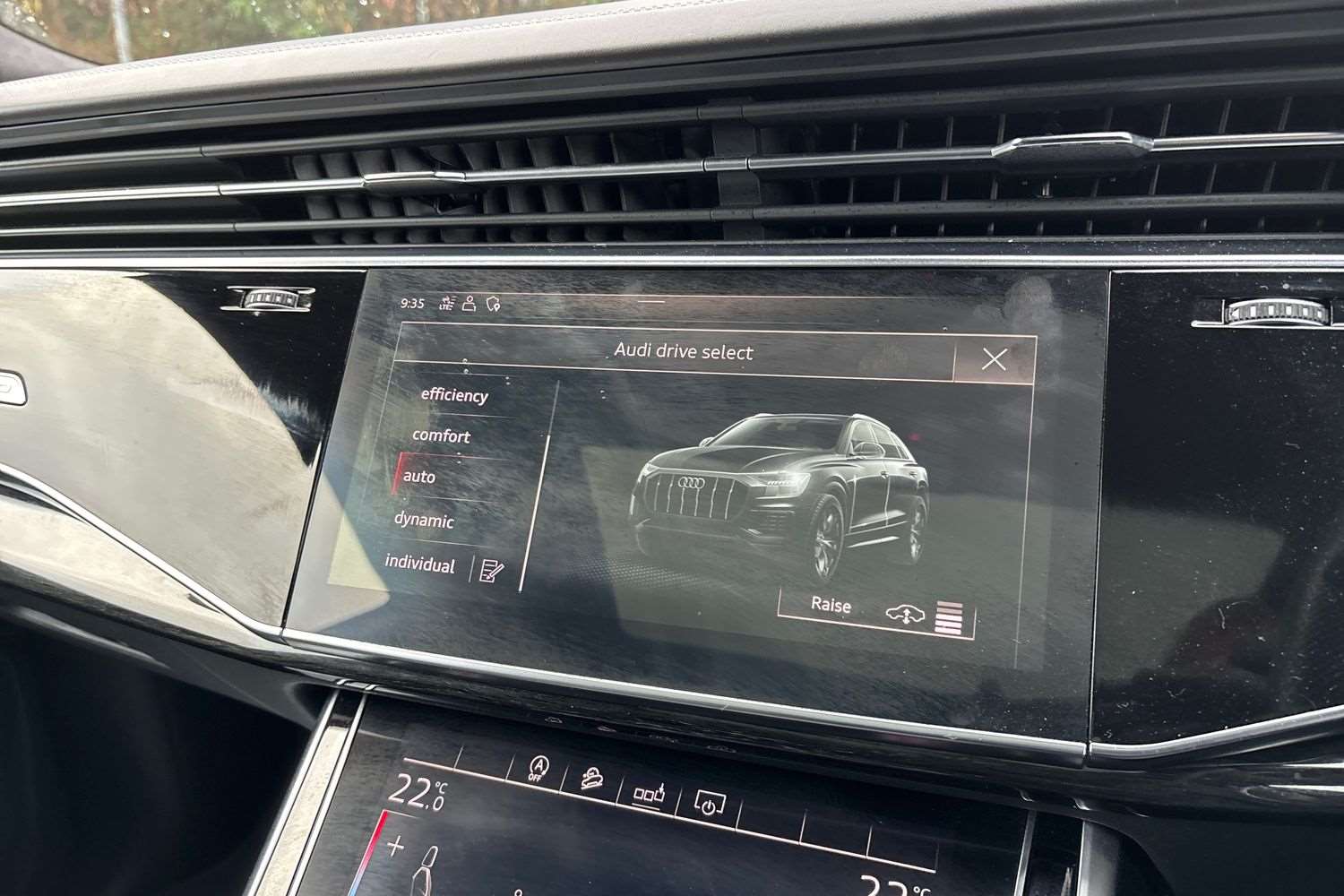 Used Audi Q8 for sale - 77540852: Photo 30