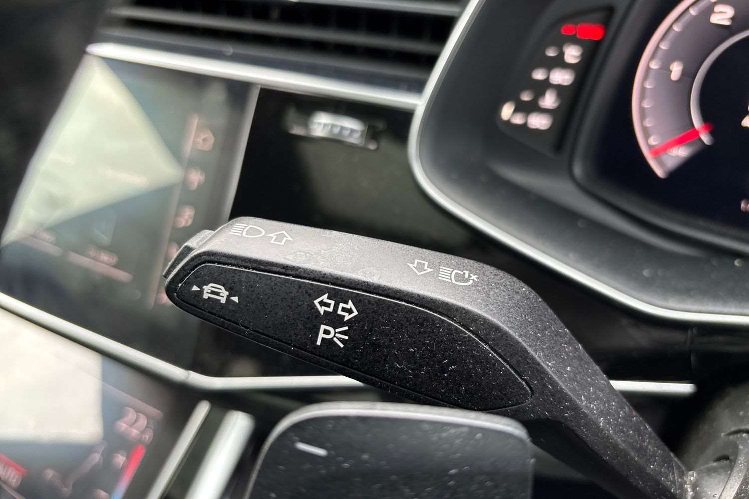 Used Audi Q8 for sale - 77540852: Photo 35