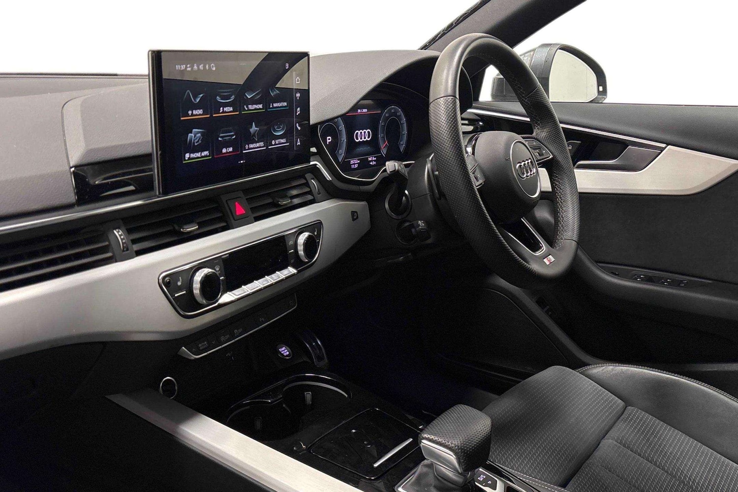 Used Audi A4 2023 for sale - 77561056: Photo 2