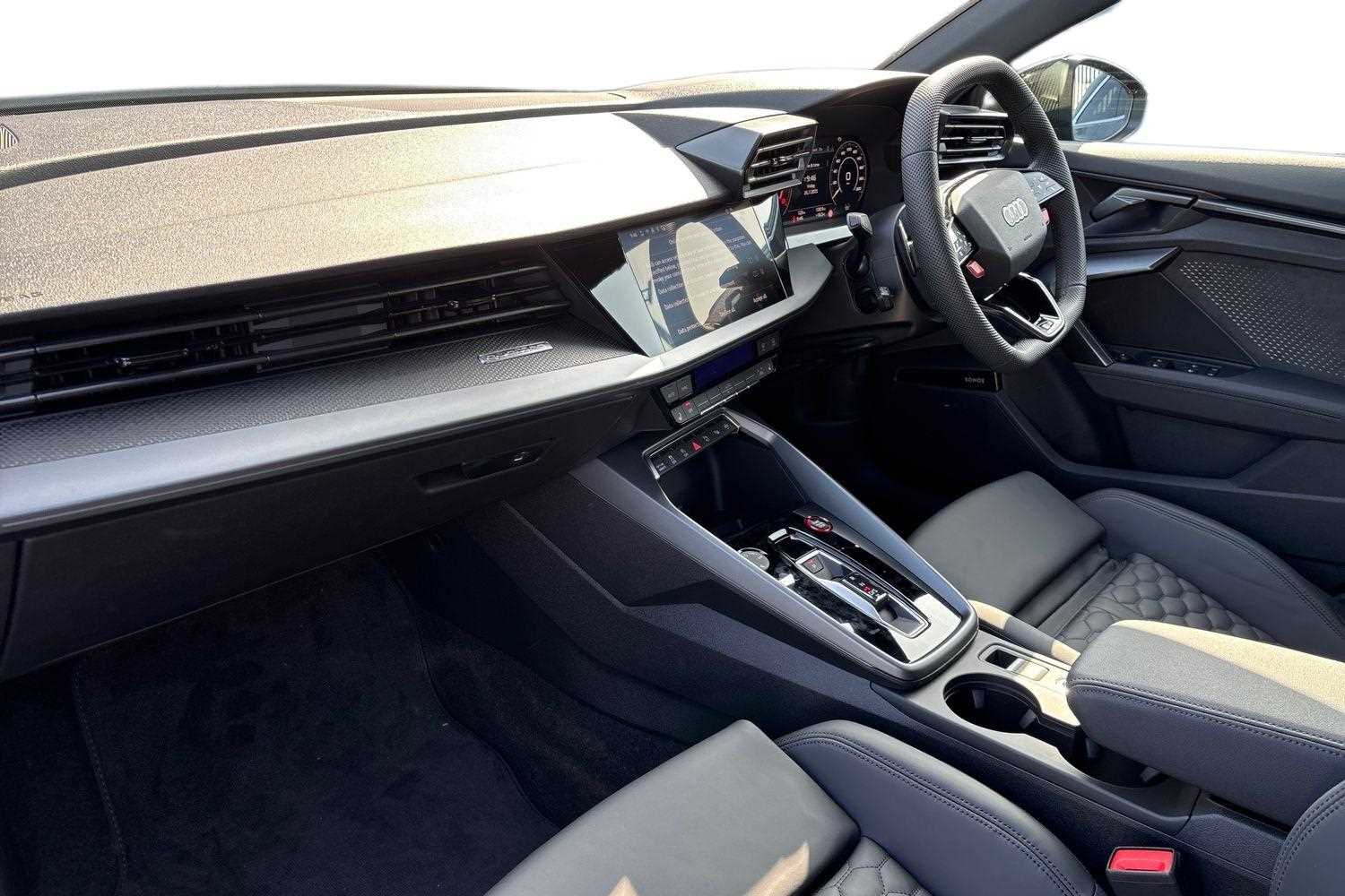 Used Audi RS3 2025 for sale - 76063253: Photo 2