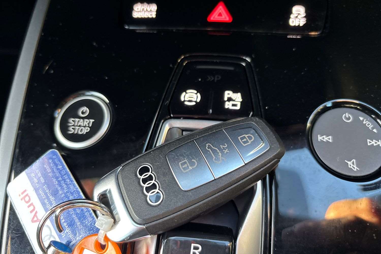 Used Audi Q4 e-tron 2025 for sale - 76610601: Photo 25