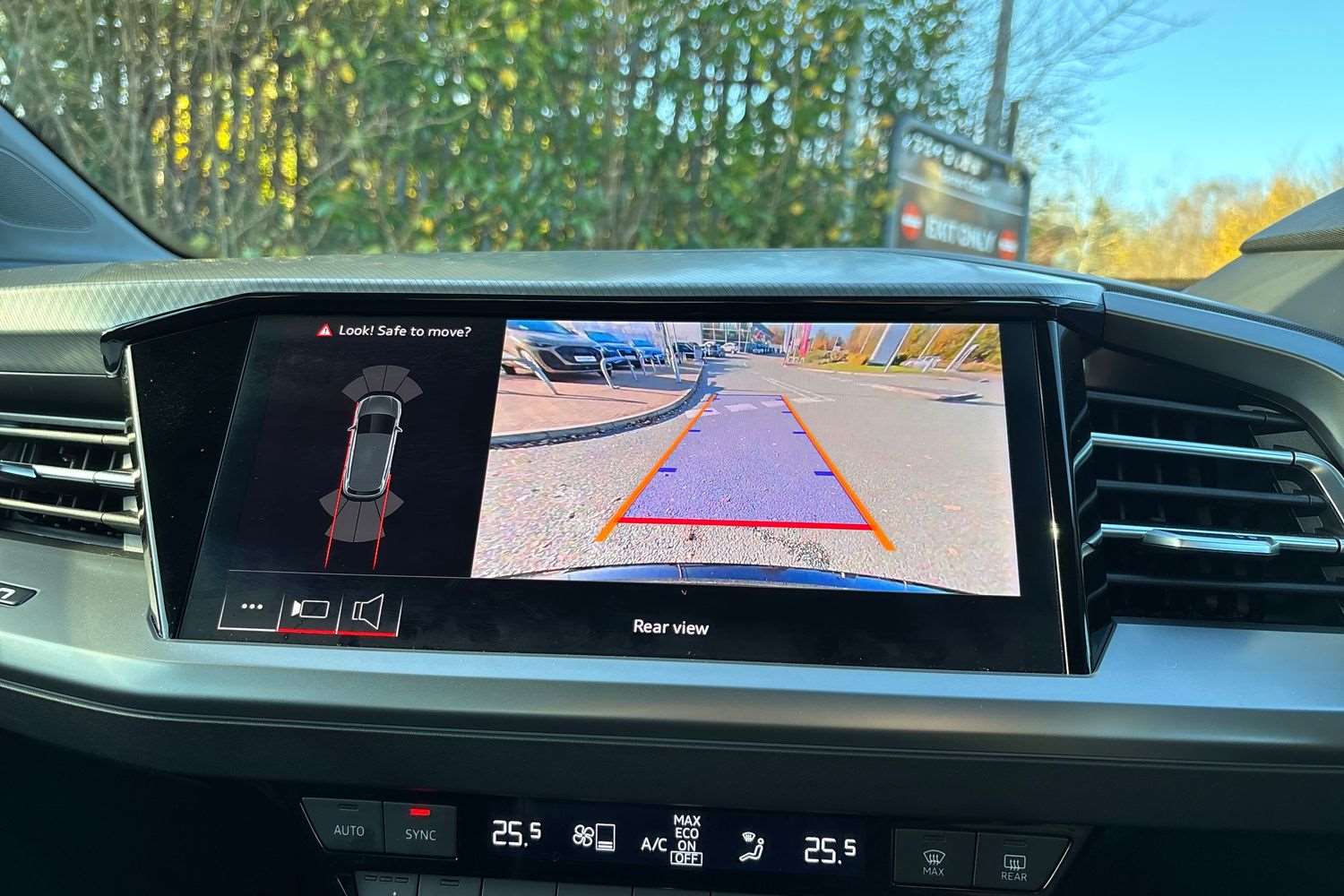 Used Audi Q4 e-tron 2025 for sale - 76610601: Photo 26