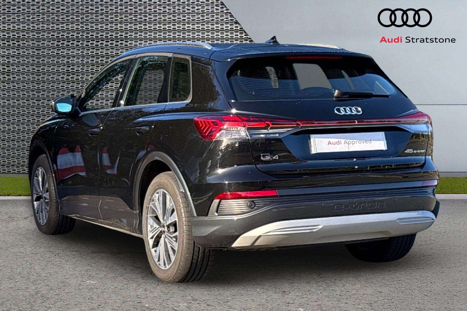 Used Audi Q4 e-tron 2025 for sale - 76610601: Photo 3