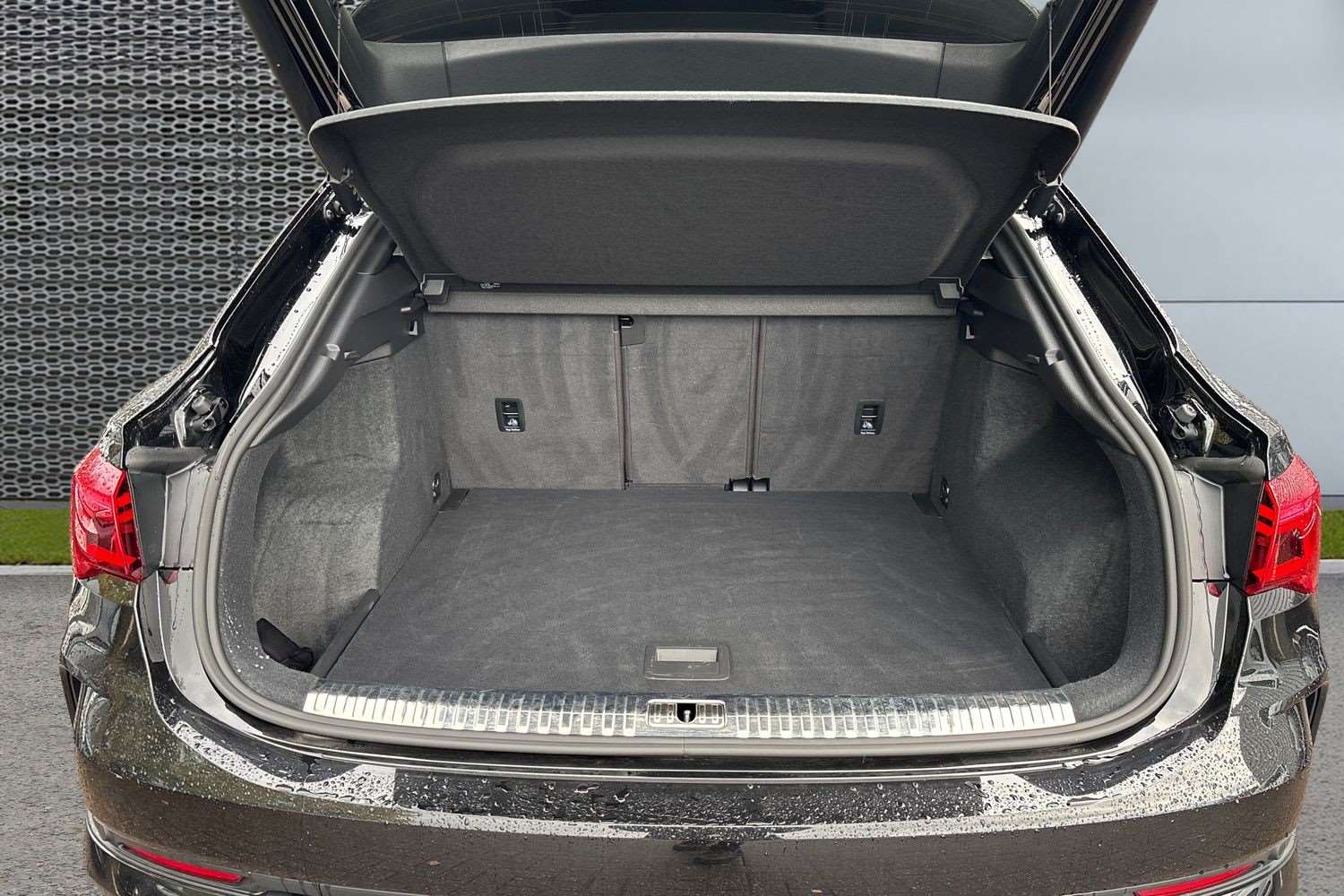 Used Audi RS Q3 2023 for sale - 76460578: Photo 13