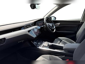 Used Audi Q8 2023 for sale - 75004576: Photo