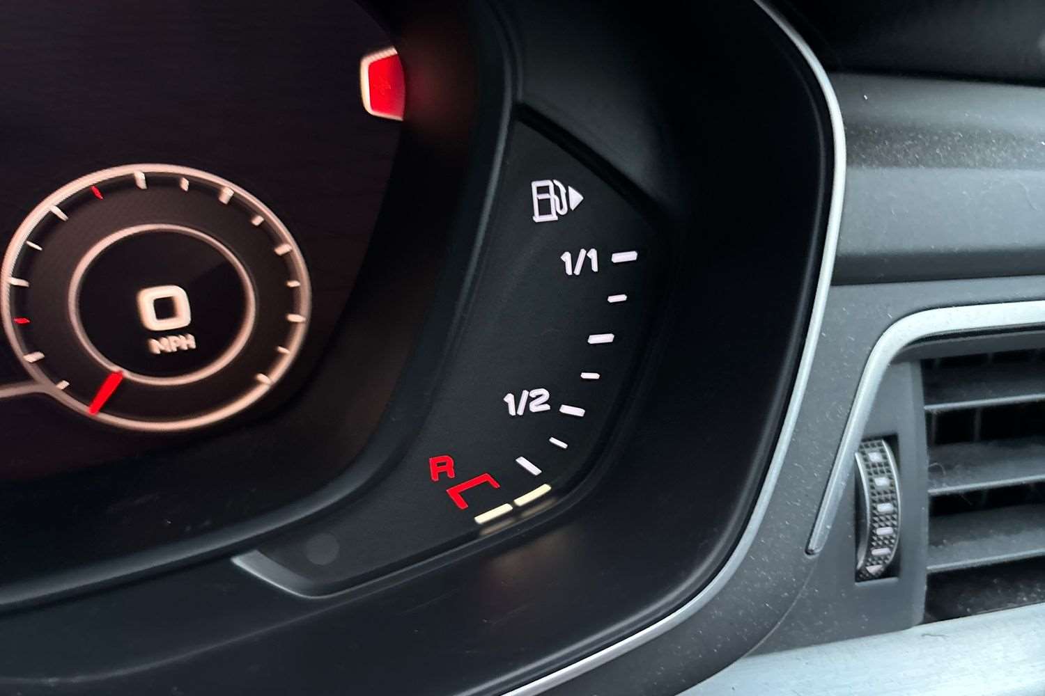 Used Audi A4 2017 for sale - 77373703: Photo 31