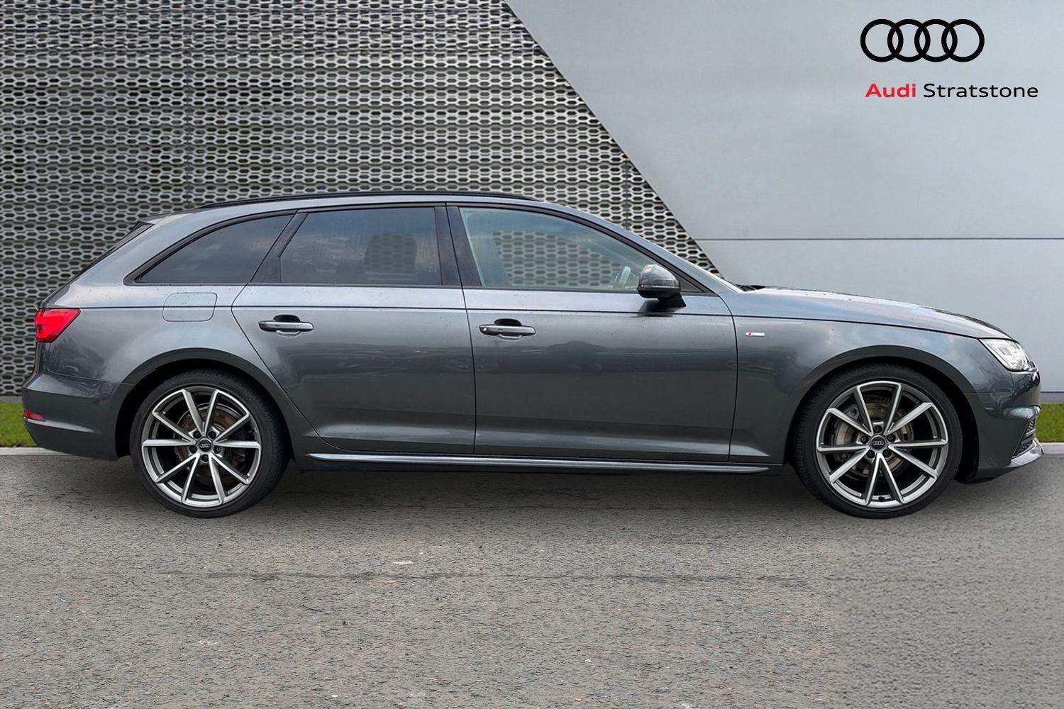 Used Audi A4 2017 for sale - 77373703: Photo 4