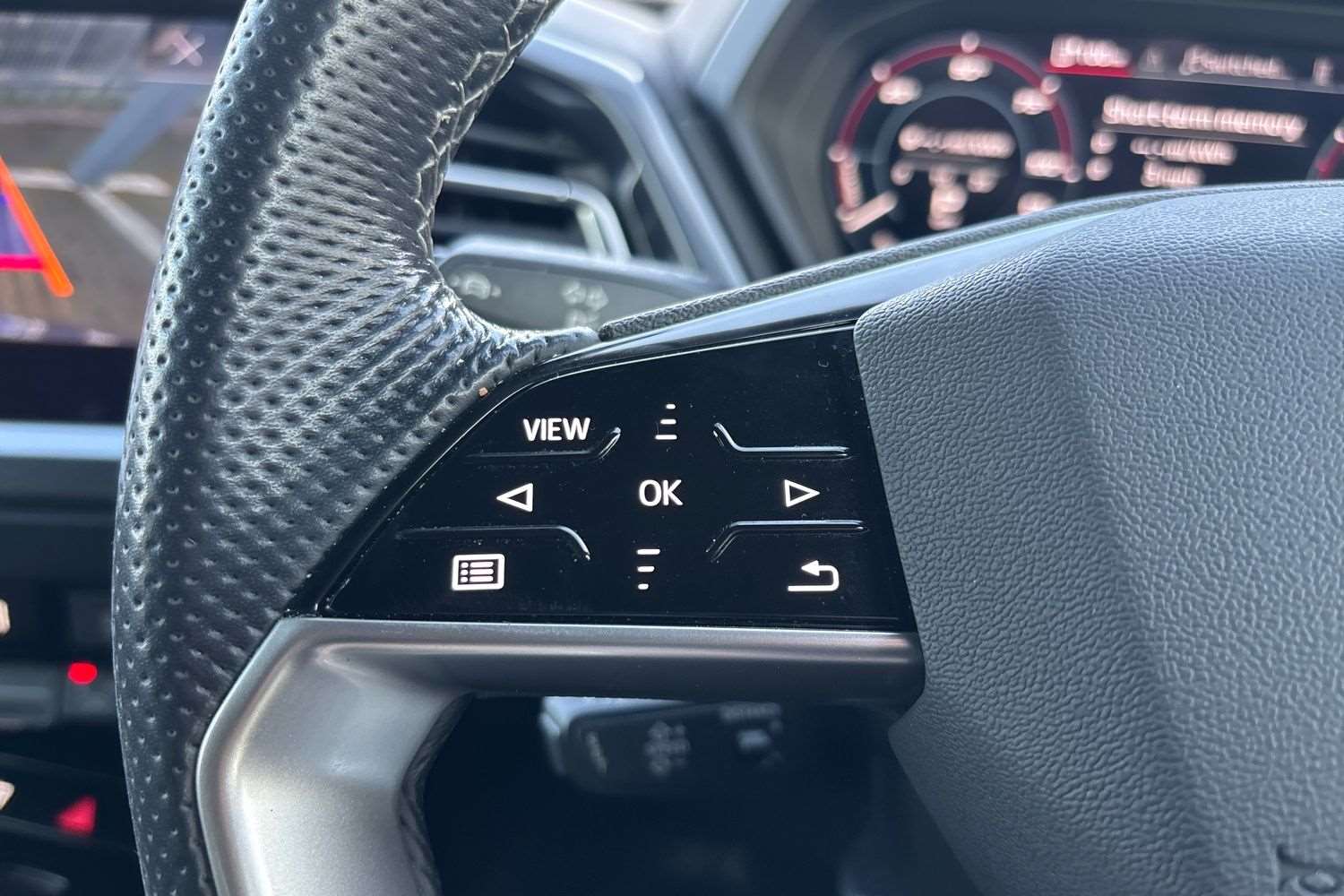 Used Audi Q4 e-tron 2023 for sale - 77540639: Photo 16