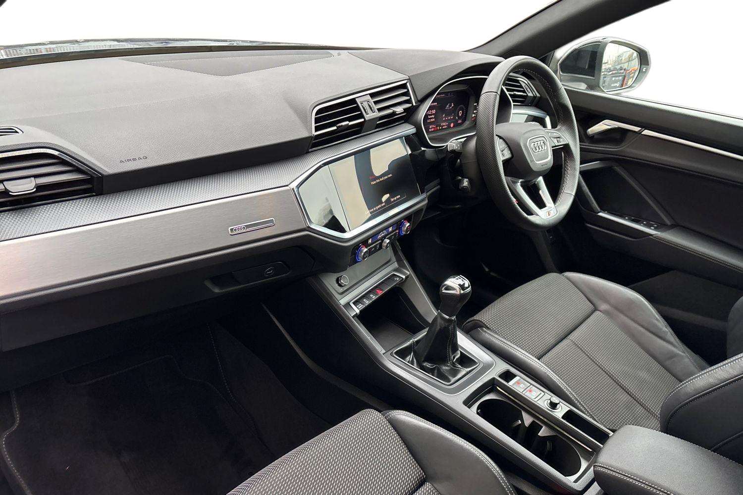 Used Audi Q3 2023 for sale - 77429076: Photo 2