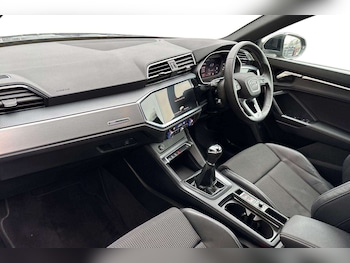 Used Audi Q3 2023 for sale - 77429076: Photo