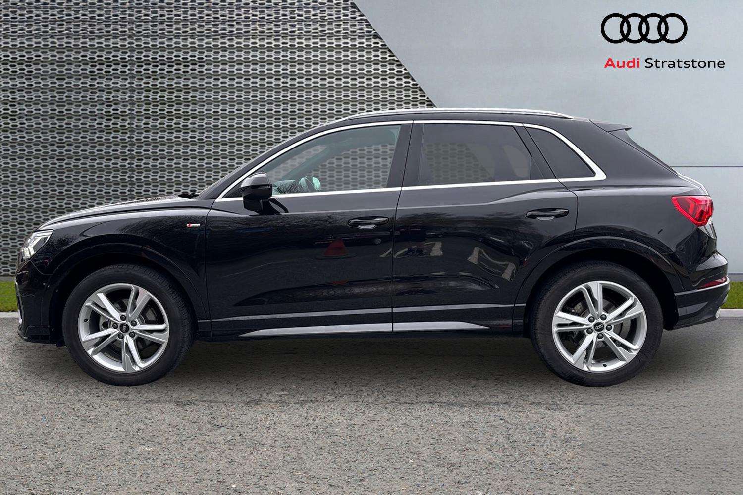 Used Audi Q3 2023 for sale - 77429076: Photo 8