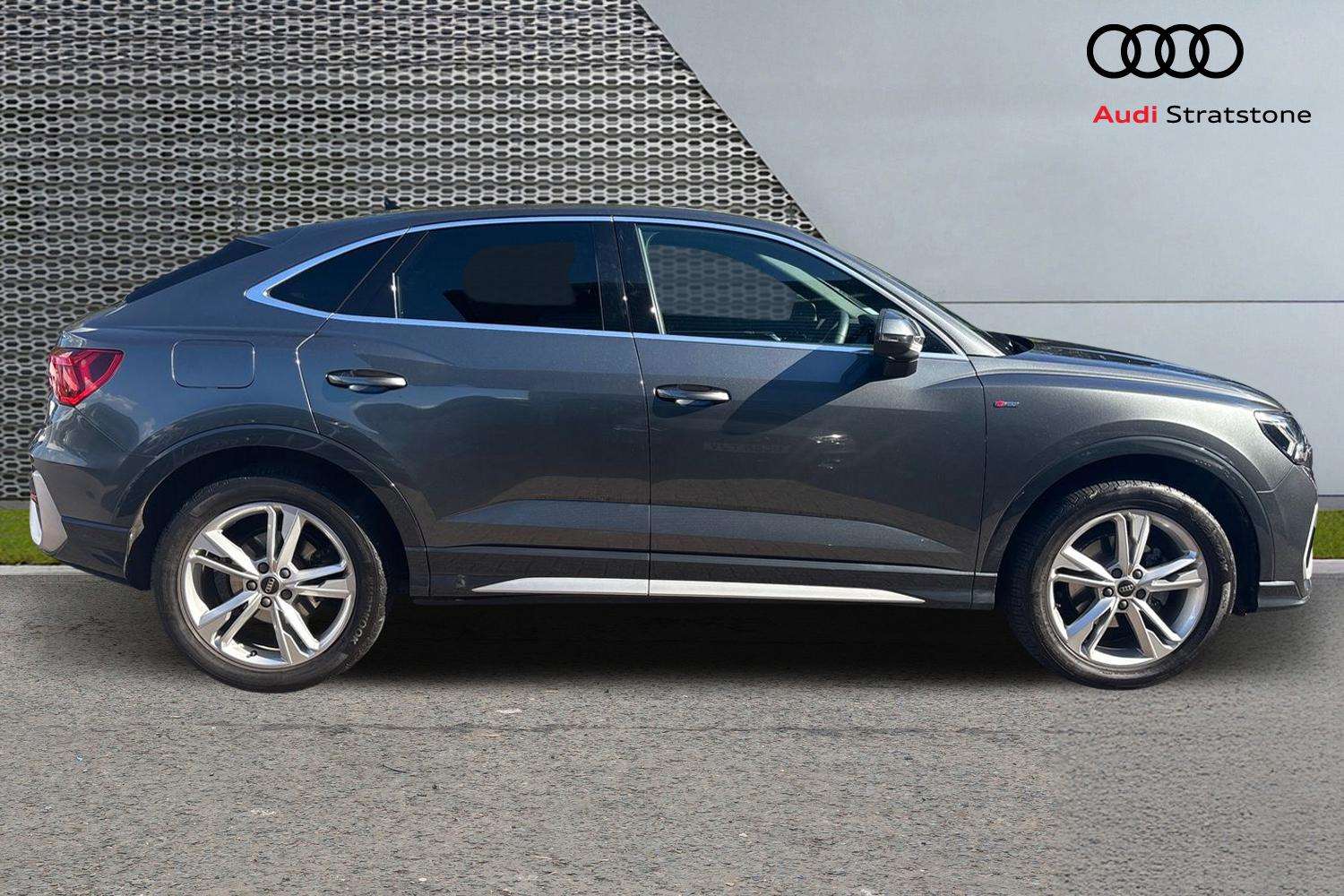 Used Audi Q3 2023 for sale - 76075388: Photo 4