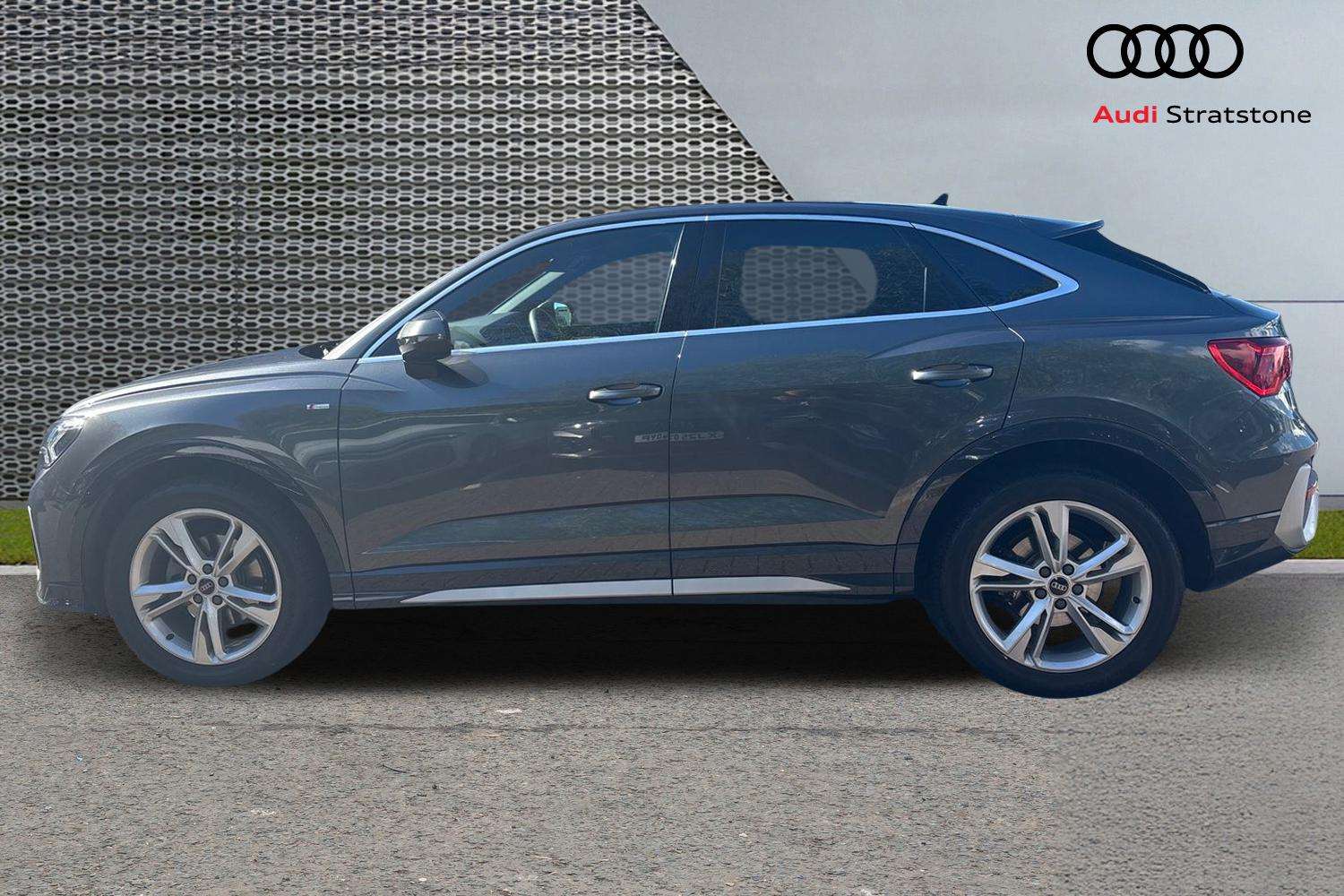 Used Audi Q3 2023 for sale - 76075388: Photo 8