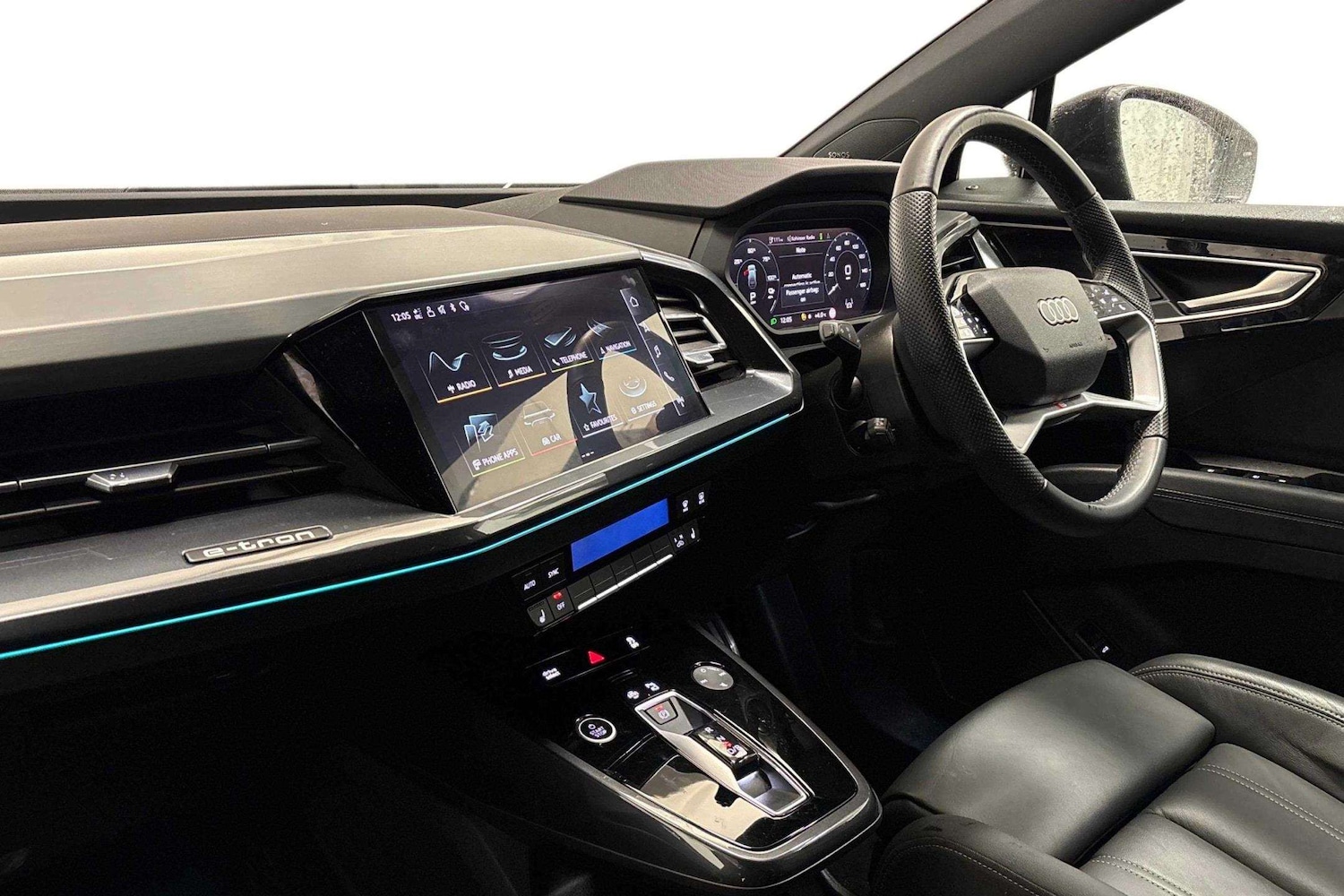 Used Audi Q4 e-tron 2023 for sale - 77943241: Photo 2