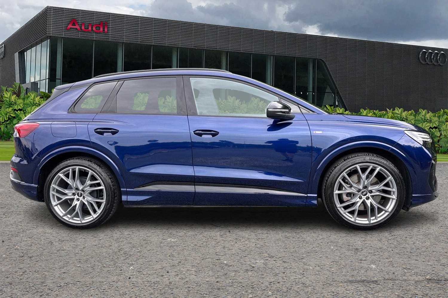 Used Audi Q4 e-tron 2024 for sale - 76610576: Photo 4