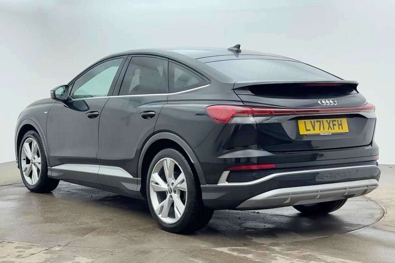 Used Audi Q4 e-tron 2021 for sale - 77756517: Photo 3