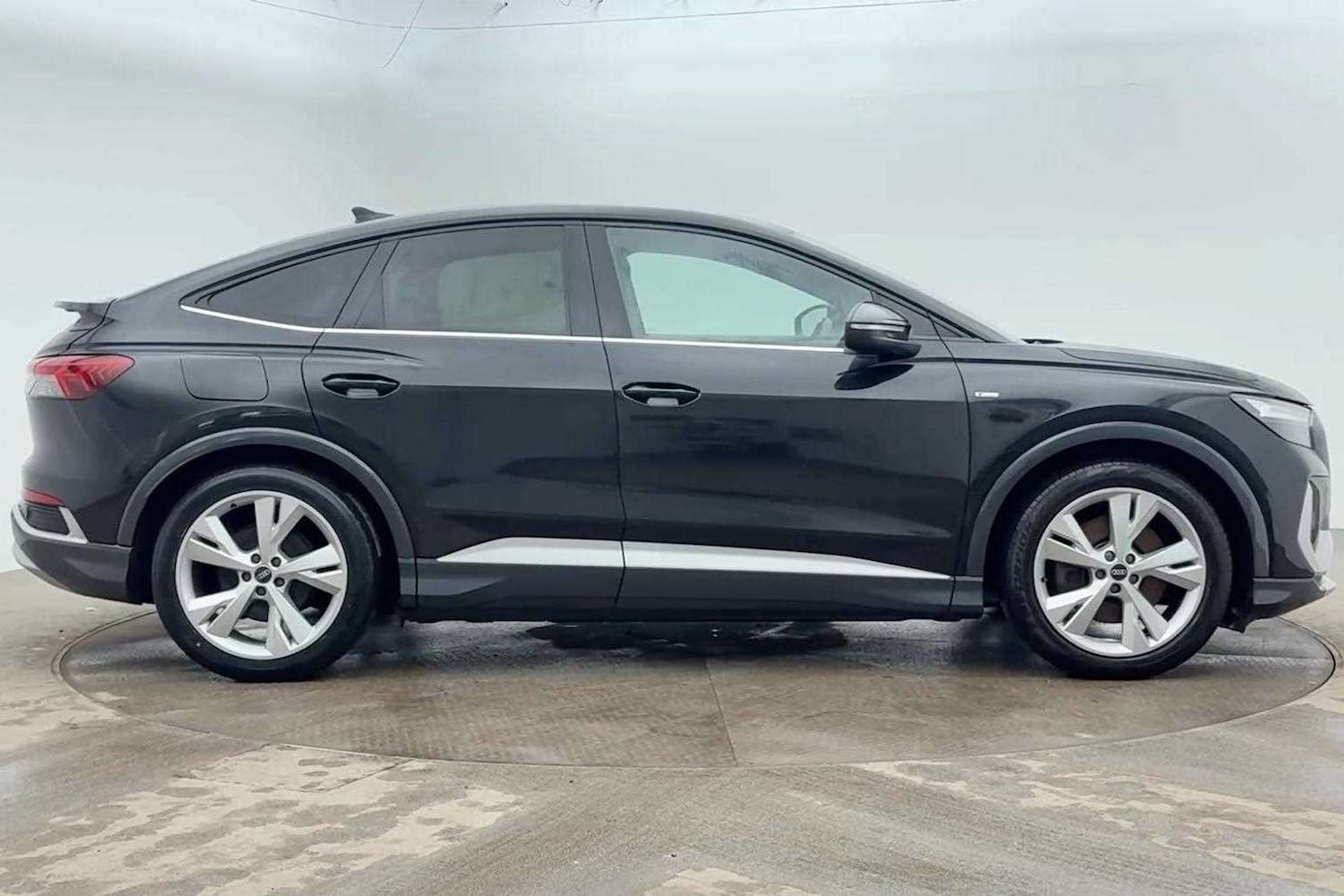 Used Audi Q4 e-tron 2021 for sale - 77756517: Photo 4