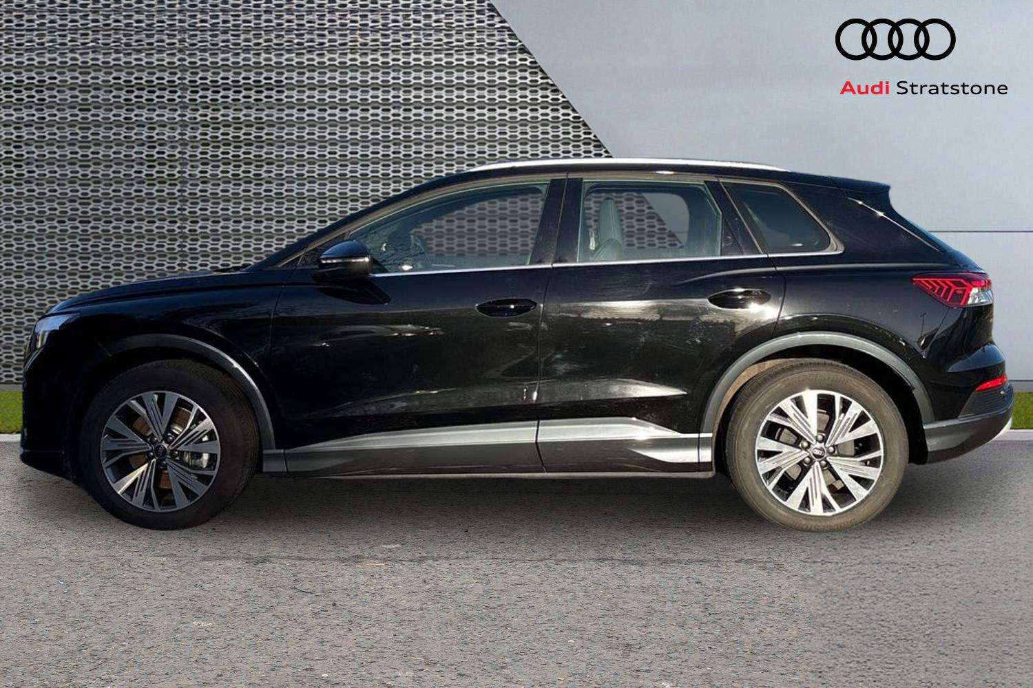 Used Audi Q4 e-tron 2025 for sale - 76610475: Photo 8