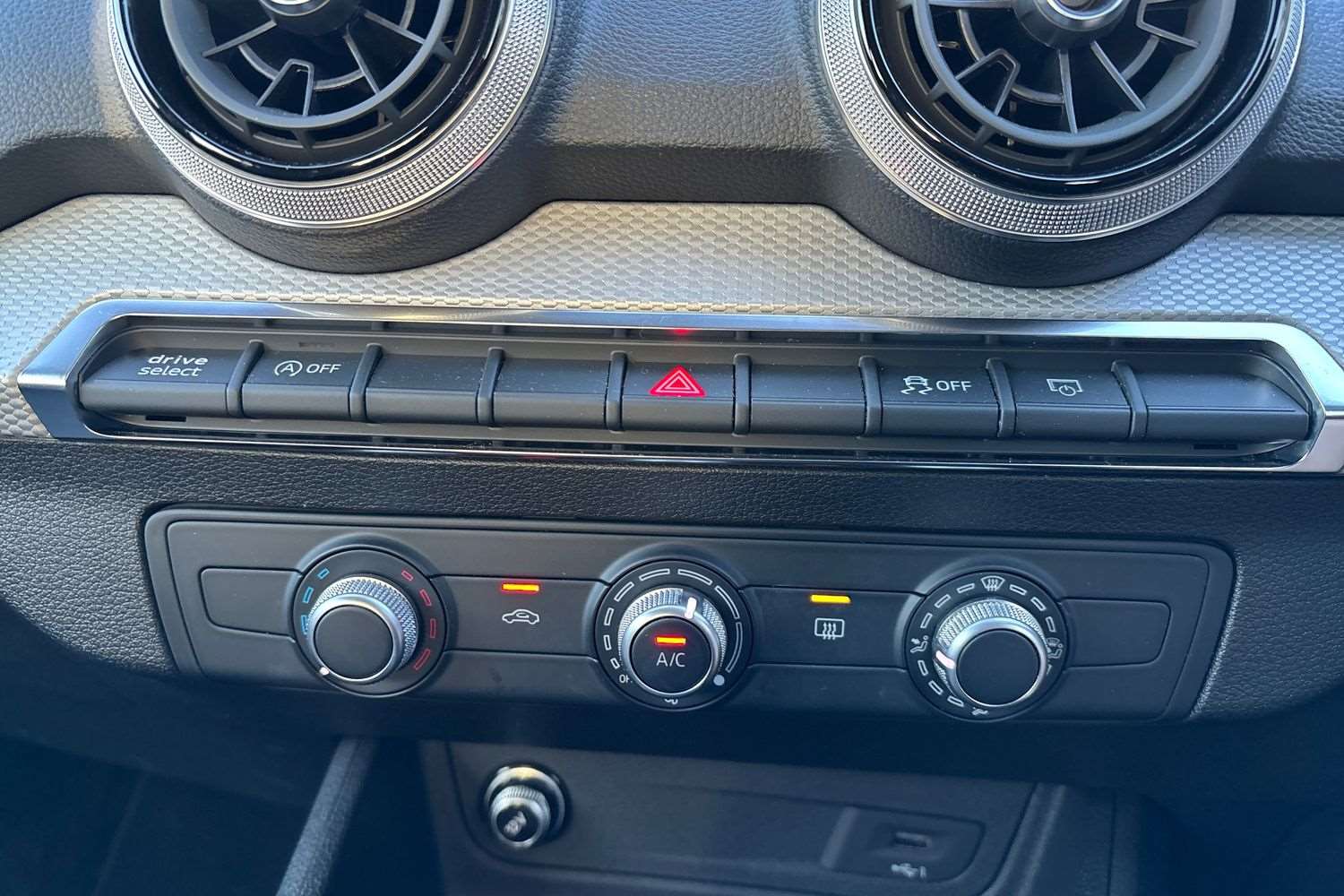 Used Audi Q2 for sale - 77414852: Photo 32