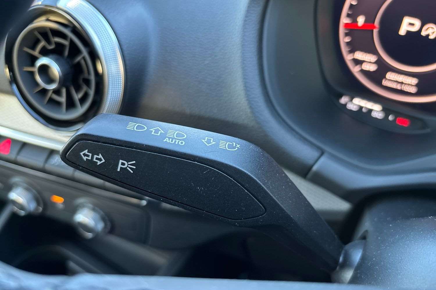 Used Audi Q2 for sale - 77414852: Photo 35