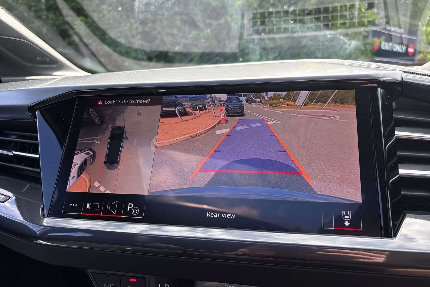 Used Audi Q4 e-tron 2025 for sale - 76435731: Photo 34