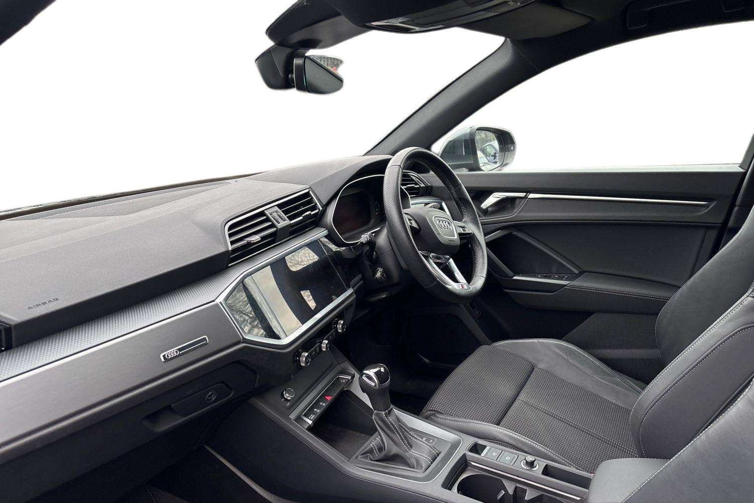 Used Audi Q3 2023 for sale - 77686654: Photo 2