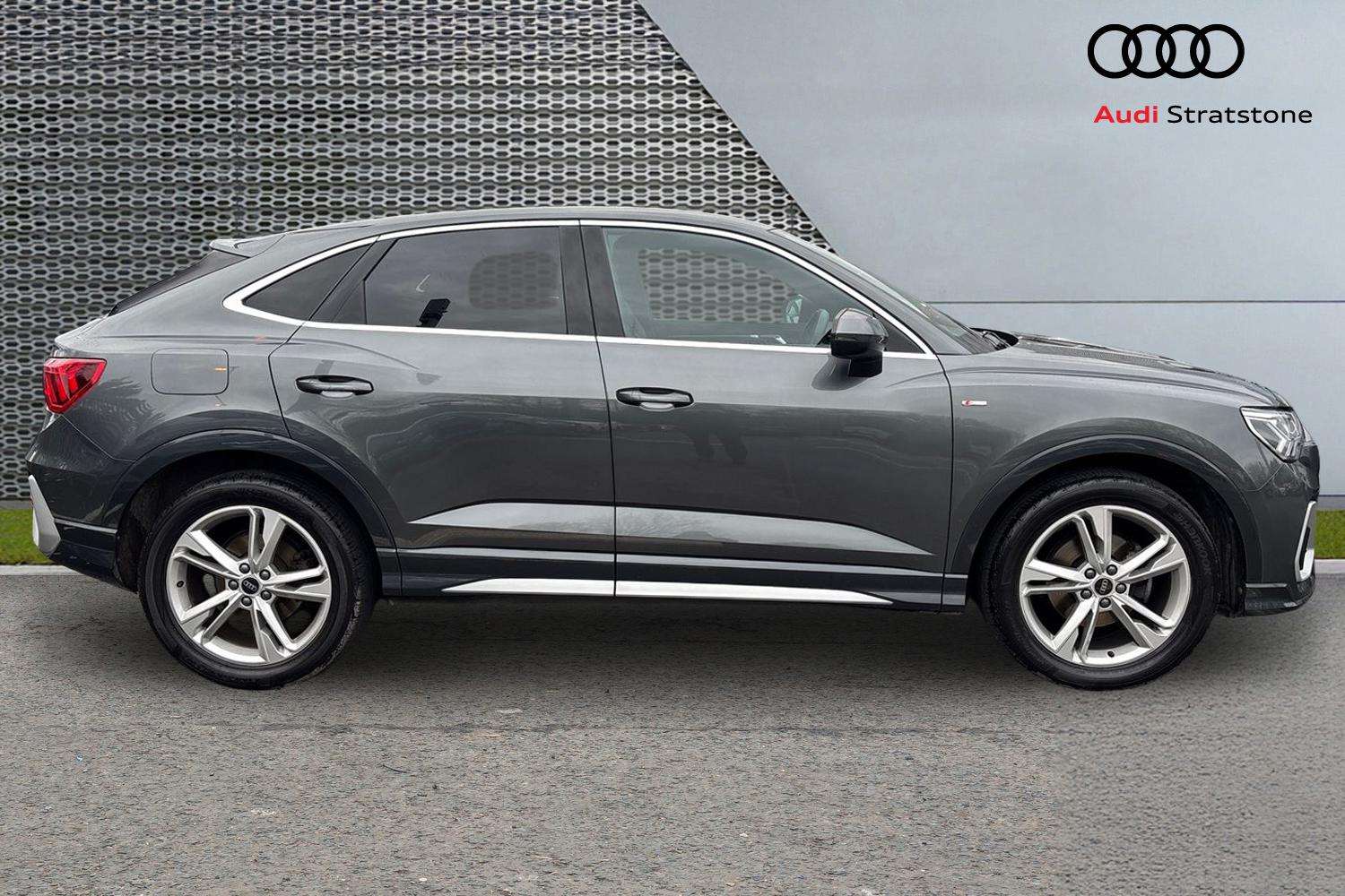 Used Audi Q3 2023 for sale - 77686654: Photo 4