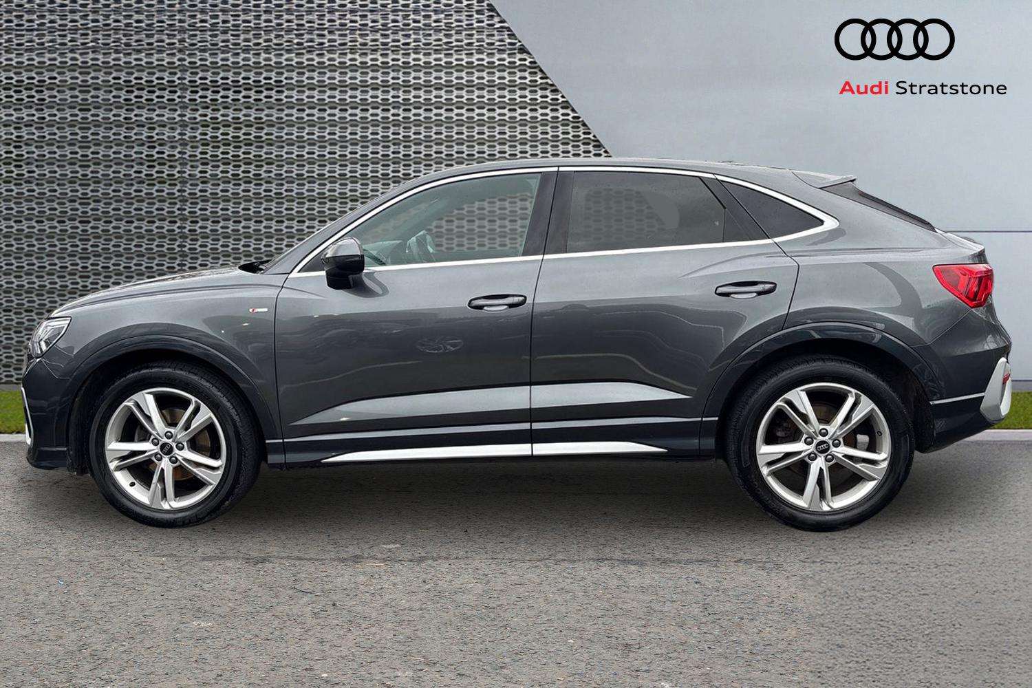 Used Audi Q3 2023 for sale - 77686654: Photo 8