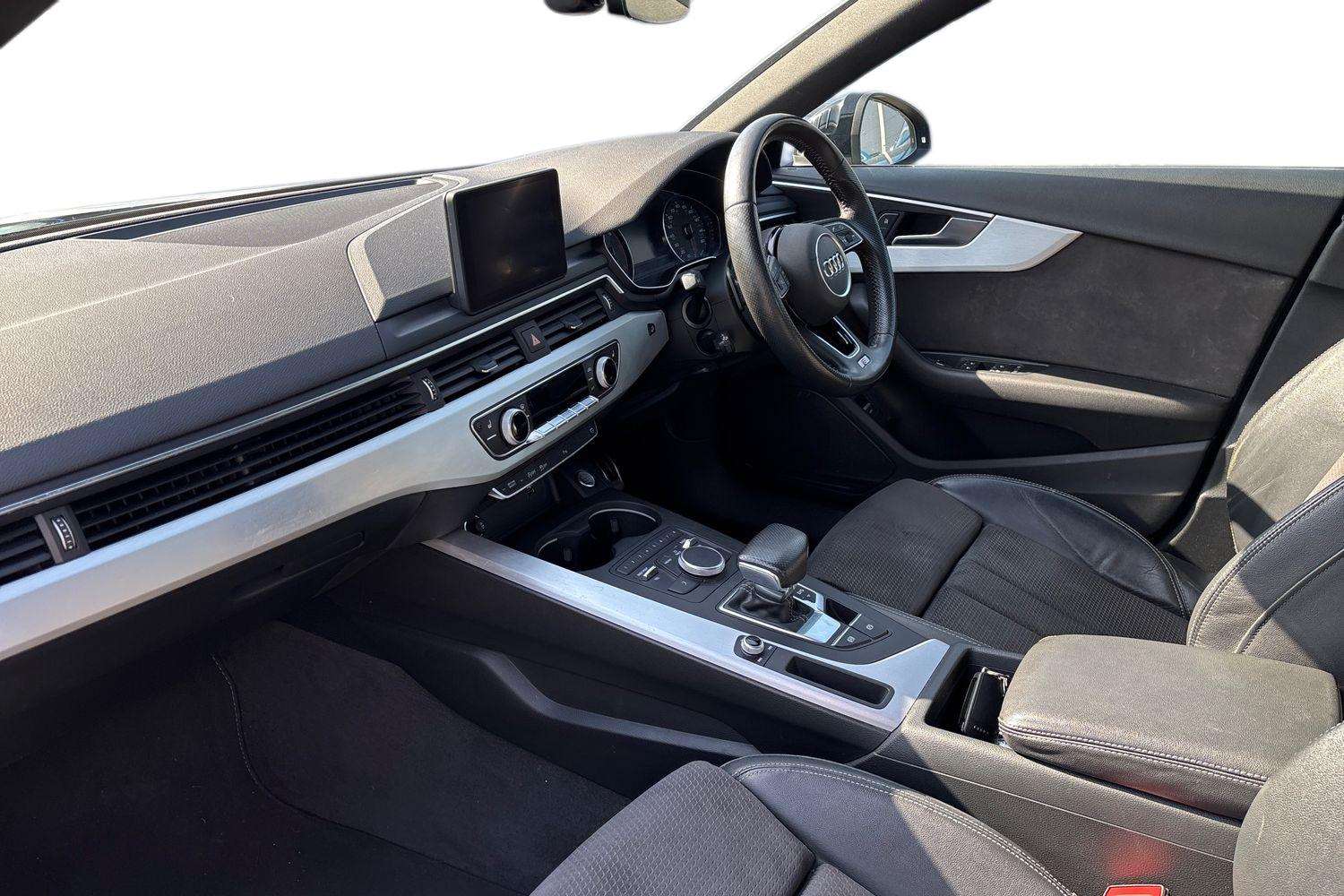 Used Audi A4 2018 for sale - 78173637: Photo 2