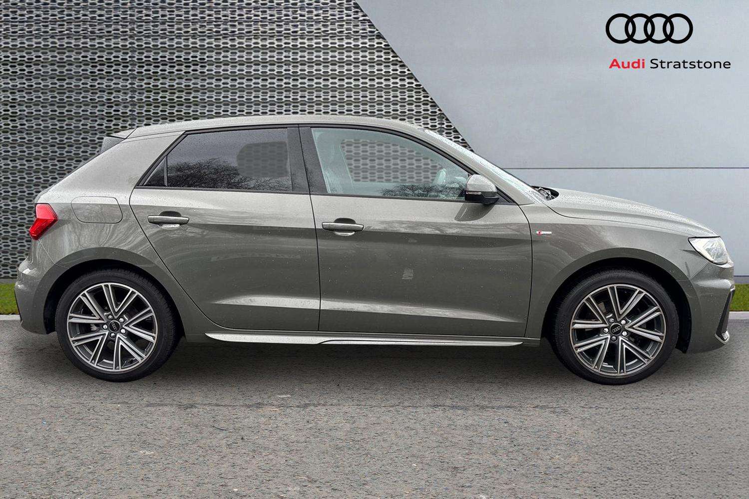 Used Audi A1 2024 for sale - 76978710: Photo 4