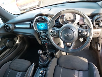 Used MINI Hatch 2020 for sale - 77311637: Photo