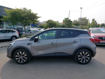 Used Renault Captur 2023 for sale - 79153276: Photo