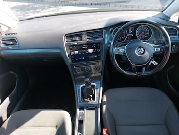 Used Volkswagen Golf 2018 for sale - 78424911: Photo