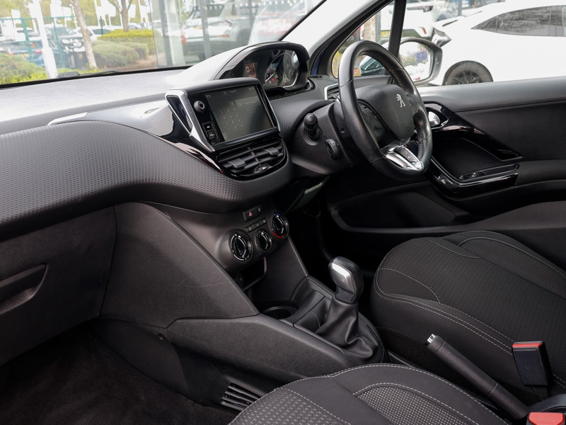 Used Peugeot 208 2017 for sale - 78202791: Photo 17