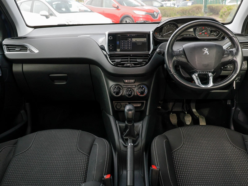 Used Peugeot 208 2017 for sale - 78202791: Photo 2