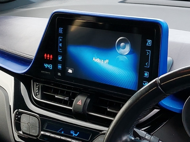 Used Toyota C-HR 2018 for sale - 76343451: Photo 11