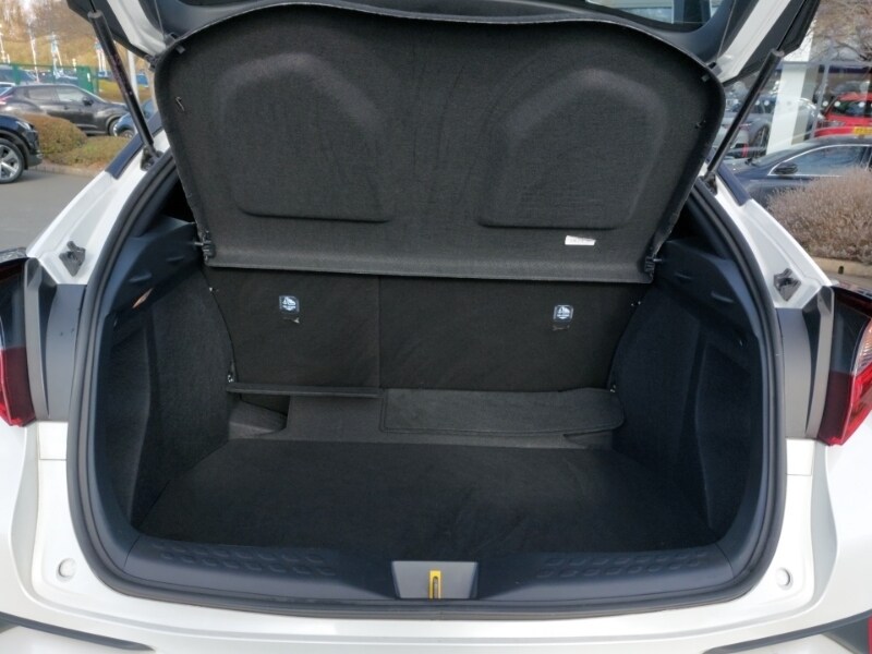 Used Toyota C-HR 2023 for sale - 77652339: Photo 8