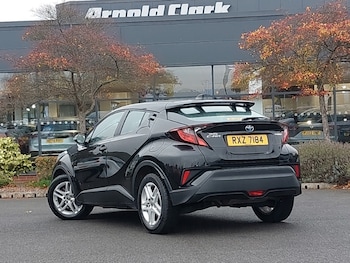 Used Toyota C-HR 2022 for sale - 76238195: Photo