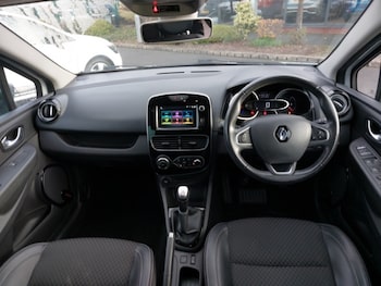 Used Renault Clio 2019 for sale - 76427730: Photo