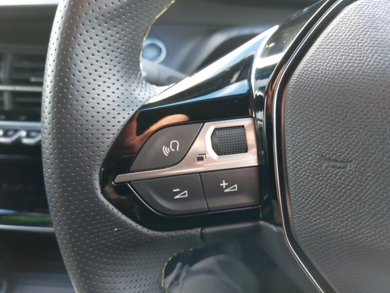 Used Peugeot 2008 2022 for sale - 77047198: Photo 15