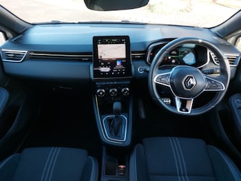 Used Renault Clio 2023 for sale - 76736969: Photo