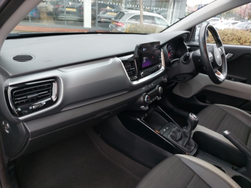 Used Kia Stonic 2022 for sale - 76383859: Photo 5