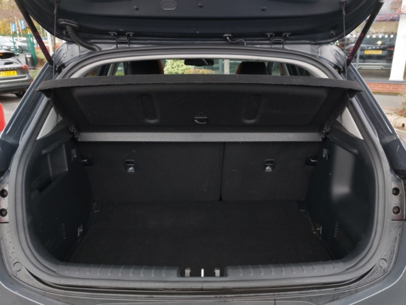 Used Kia Stonic 2022 for sale - 76383859: Photo 8