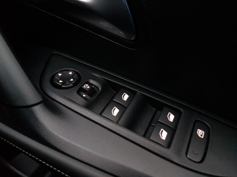 Used Peugeot 2008 2025 for sale - 77596100: Photo 18