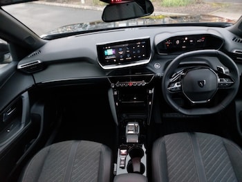 Used Peugeot 2008 2025 for sale - 77596100: Photo