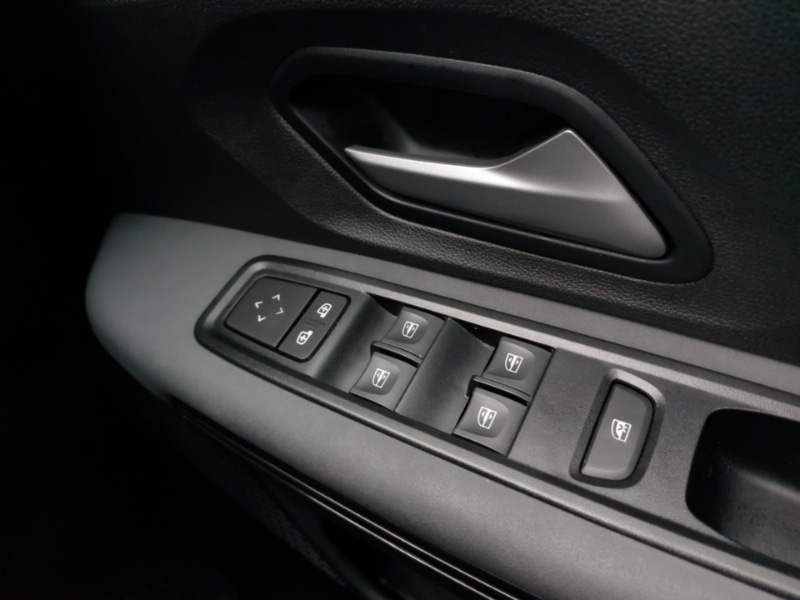 Used Dacia Sandero Stepway 2024 for sale - 77034749: Photo 19